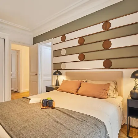 Avina - 3 A Trocadero Apartment