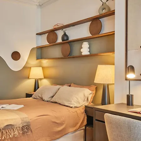 Avina - 3 A Trocadero Apartment