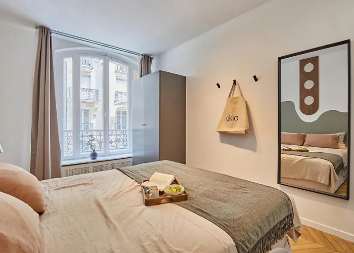 Avina - 3 A Trocadero Apartment